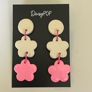 DaisyPOP pink and sparkly Polymer Clay Flower Earrings - brand new & handmade
